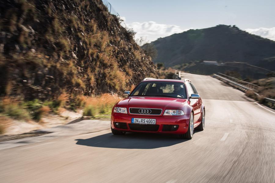  Audi RS4 Avant 2000 года  (фото 7 из 31)